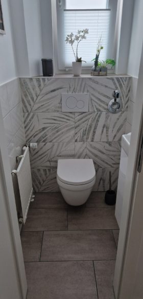 Gäste-WC: Dekorwand, Holzoptik